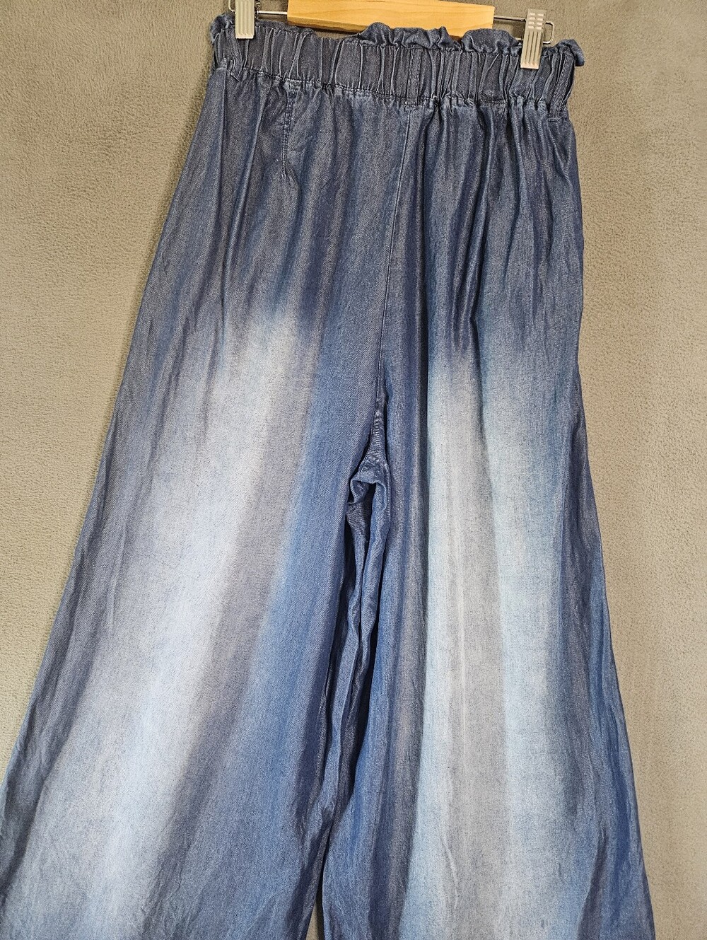 Zenana Womens Small Wide Leg Frye Hem Denim Pants Pullup High-Rise Bleach Wash - Picture 8 of 10